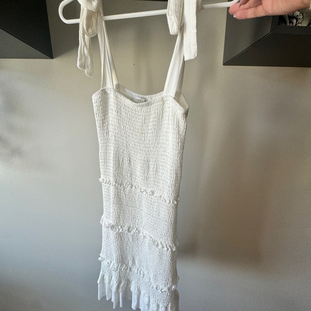 White Sleeveless Textured Dress